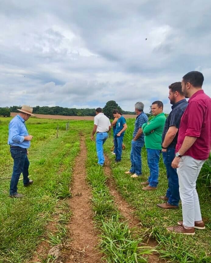 Imagem de compartilhamento para o artigo Dia de campo com participação do prefeito fortalece pequenos produtores em Pedro Gomes da MS Todo dia